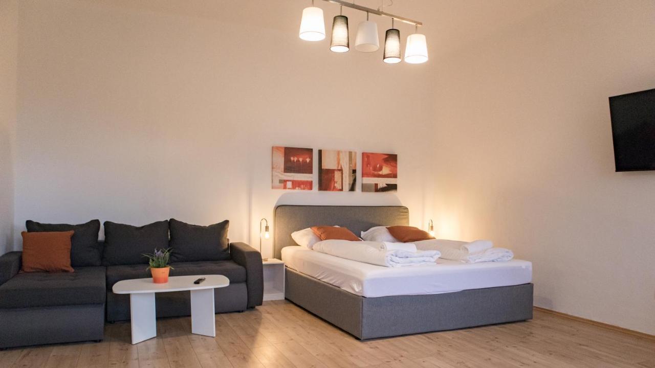 Roomy 2Br Apt. Near Akh -Perfect For Longstays ウィーン エクステリア 写真
